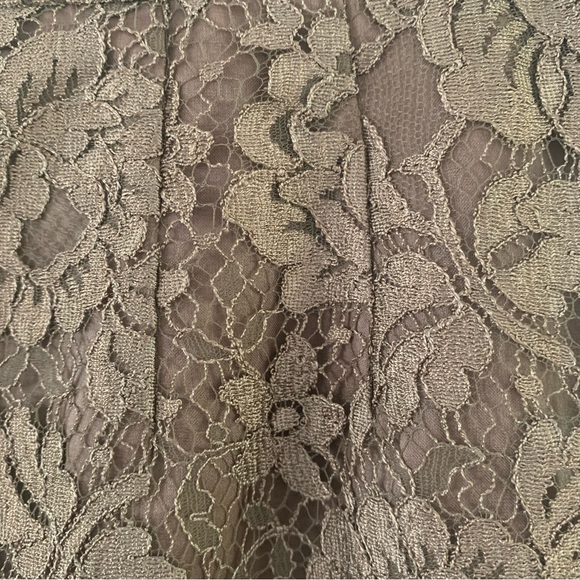 Olive green lace overlay mini skirt with side zipper and lining. - Picture 5 of 5